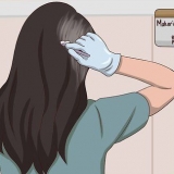 Tingere i capelli neri con kool-aid