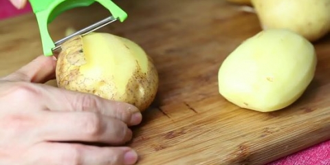 Cuocere le patate al forno