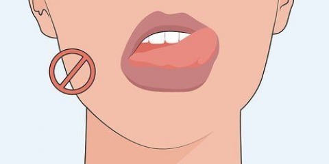 Sbarazzati delle labbra screpolate senza usare il balsamo per le labbra