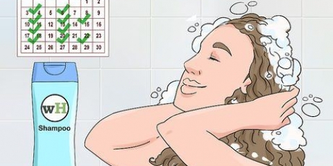 Sbarazzati dei capelli disordinati e mossi