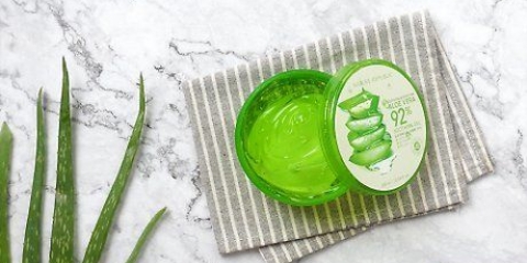 Come fare lo shampoo all'aloe vera