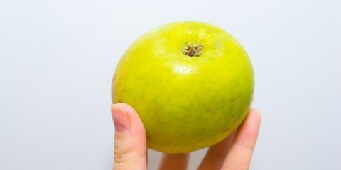 Fare il ripieno della torta di mele