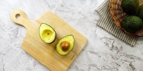 Preparare il succo di avocado