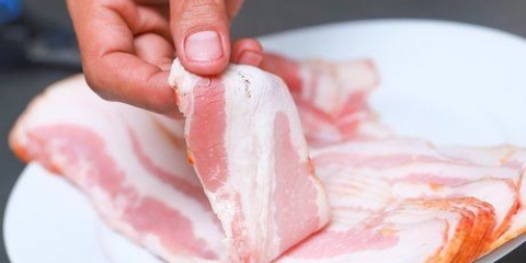 Cuocere la pancetta