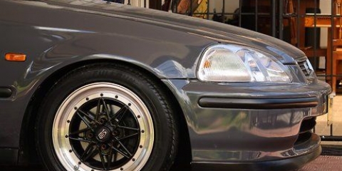 Determinare quando sostituire i pneumatici dell'auto