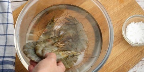 Preparare i gamberi surgelati