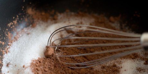 Fare lo sciroppo di cioccolato