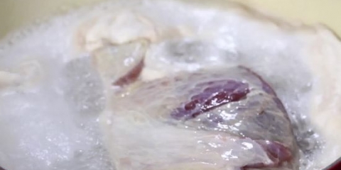 Tagliare la carne in scatola