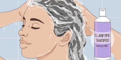 Seguendo il metodo curly girl per i capelli ricci