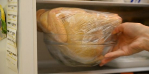 Come rimuovere le interiora di pollo