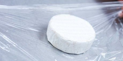 Rimozione della crosta di brie