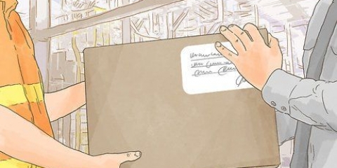 Scrivi un indirizzo su un pacco