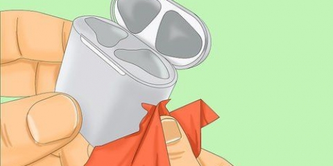 Pulizia di una custodia per airpods