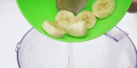 Preparare un milkshake alla banana