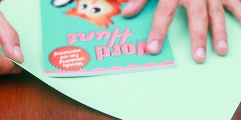 Coprire un libro