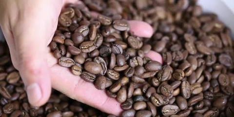 Usando una caffettiera