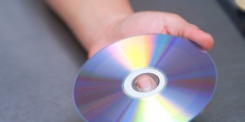 Riparare un cd con il dentifricio