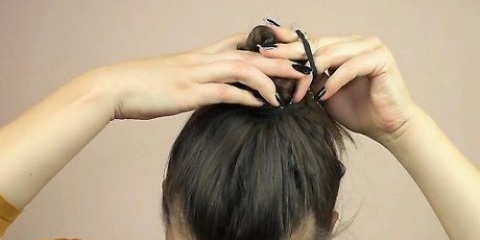 Realizzare una cuffia da doccia con un sacchetto di plastica