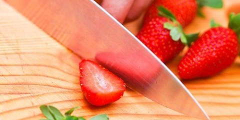 Preparare un semplice frullato di fragole