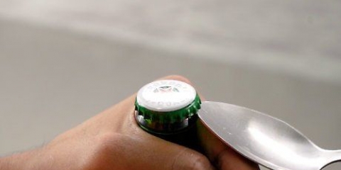 Aprire una bottiglia senza apribottiglie