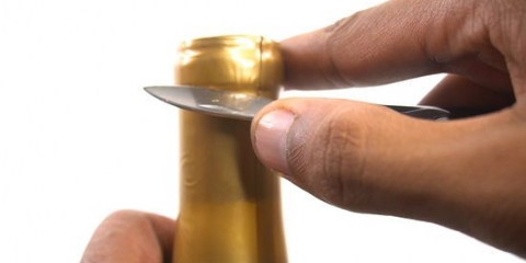 Apri una bottiglia di vino
