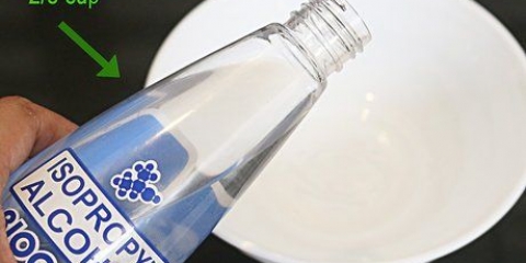 Preparare un disinfettante per le mani profumato