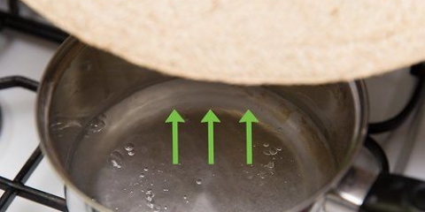 Come ripristinare un cappello di paglia schiacciato