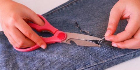 Come riparare un jeans strappato