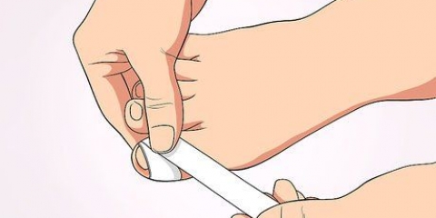 Come riparare un'unghia divisa