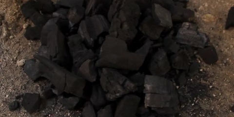 Fare un buon fuoco di carbone ardente