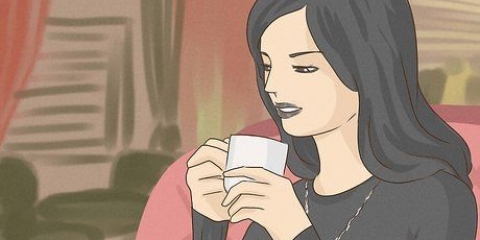Decorare una ragazza gotica