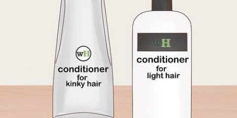 Applicare e fare una maschera per capelli da soli