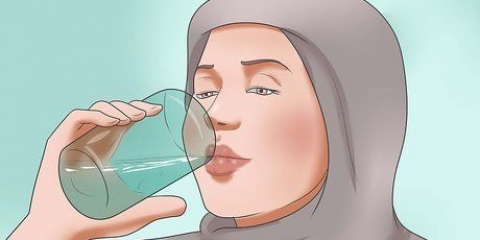 Fare un'iniezione endovenosa