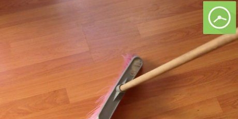 Pulizia di un pavimento in laminato