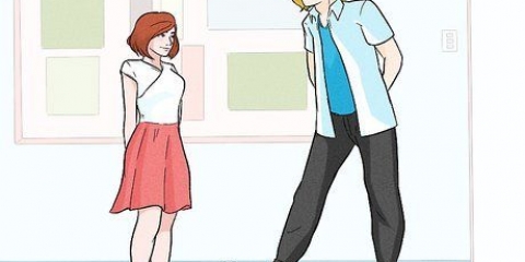 Abbracciare una ragazza più piccola di te