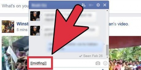 Alzando il dito medio su facebook