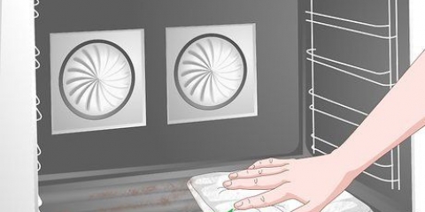 Pulire un forno con il vapore