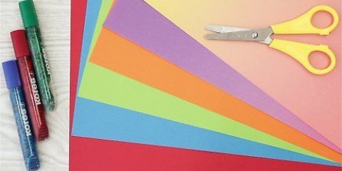 Piegare un ventaglio di carta