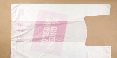 Piegare un sacchetto di plastica