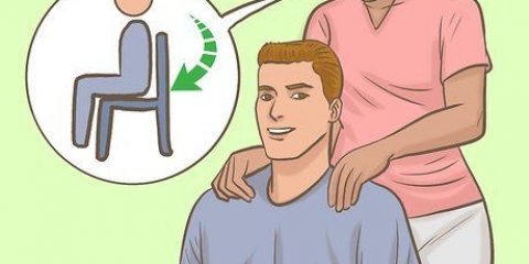 Fare un massaggio alle spalle