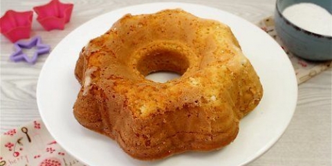 Glassa una torta