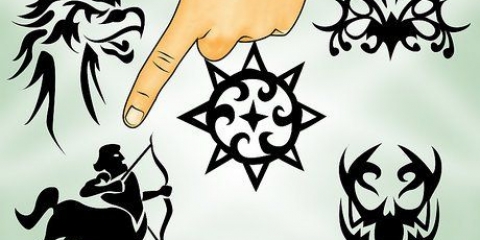 Fai un tatuaggio temporaneo con l'eyeliner