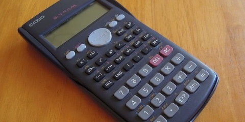 Utilizzando una calcolatrice scientifica