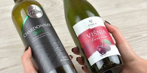 Usare una bottiglia di vino per innaffiare una pianta