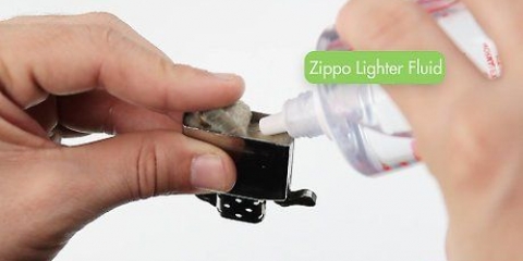 Apri e accendi un accendino zippo