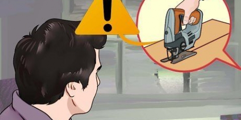 Fornisci il primo soccorso per un dito che è caduto