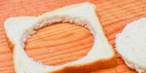 Fare le uova in un cestino