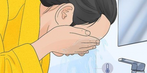 Assicurati che i tuoi occhi non facciano male dopo aver nuotato
