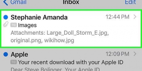 Aggiungi foto dalle e-mail a un iphone