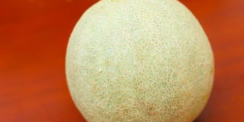Tagliare la frutta a pezzi